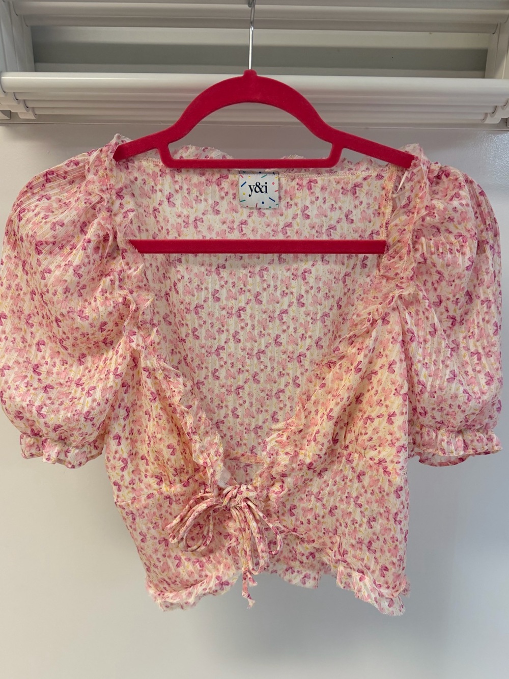 Y&I Pink Floral Tie-Front Puff Sleeve Crop Top